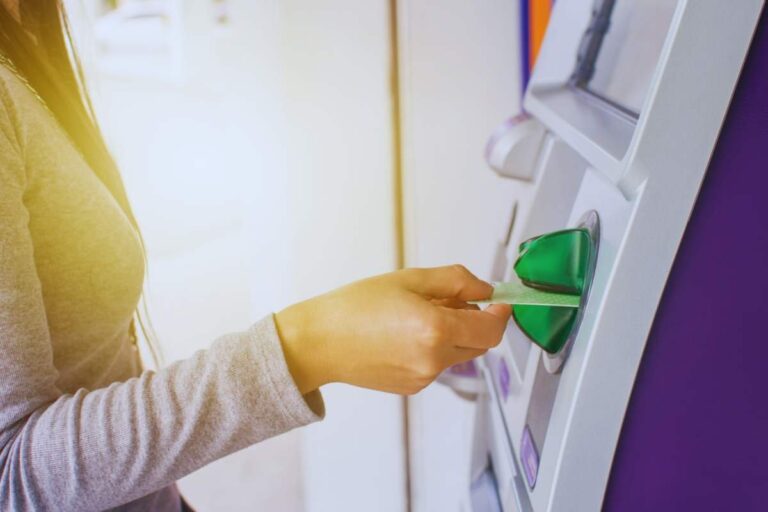 Ho prelevato al Bancomat e sono finito in manette